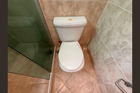 Casa de condomínio para alugar com 300m², 4 quartos e 3 vagasBanheiro Social