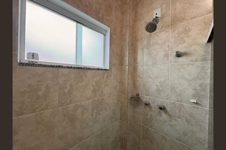 Casa de condomínio para alugar com 300m², 4 quartos e 3 vagasBanheiro Social