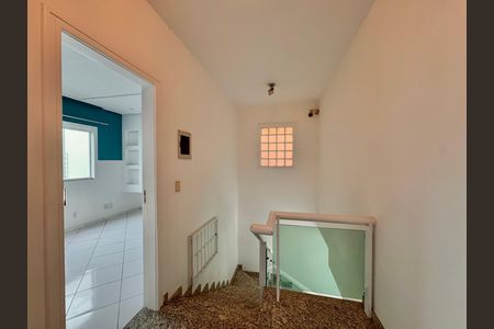 Hall Íntimo de casa de condomínio para alugar com 4 quartos, 300m² em Vargem Pequena, Rio de Janeiro