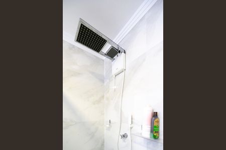 Apartamento para alugar com 232m², 3 quartos e 2 vagas Apartamento para alugar com 232m², 3 quartos e 2 vagasChuveiro