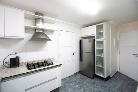 Apartamento para alugar com 232m², 3 quartos e 2 vagas Apartamento para alugar com 232m², 3 quartos e 2 vagasCozinha