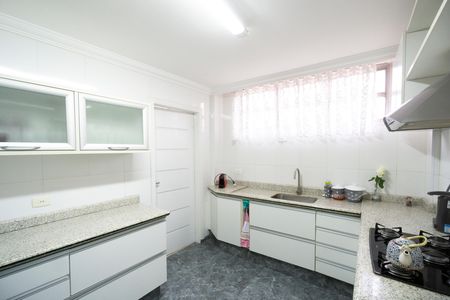 Apartamento para alugar com 232m², 3 quartos e 2 vagas Apartamento para alugar com 232m², 3 quartos e 2 vagasCozinha