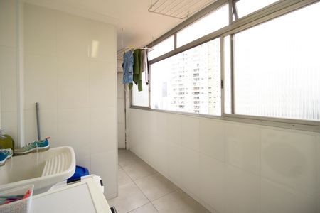 Apartamento para alugar com 232m², 3 quartos e 2 vagas Apartamento para alugar com 232m², 3 quartos e 2 vagasÁrea de serviço