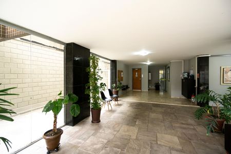 Apartamento para alugar com 232m², 3 quartos e 2 vagas Apartamento para alugar com 232m², 3 quartos e 2 vagasHall social