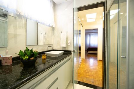 Apartamento para alugar com 232m², 3 quartos e 2 vagas Apartamento para alugar com 232m², 3 quartos e 2 vagasBanhero da suíte