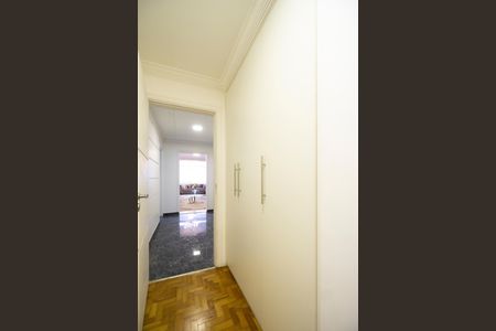 Apartamento para alugar com 232m², 3 quartos e 2 vagas Apartamento para alugar com 232m², 3 quartos e 2 vagasArmários