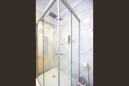 Apartamento para alugar com 232m², 3 quartos e 2 vagas Apartamento para alugar com 232m², 3 quartos e 2 vagasBanheiro da suíte