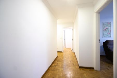 Apartamento para alugar com 232m², 3 quartos e 2 vagas Apartamento para alugar com 232m², 3 quartos e 2 vagasCorredor dos quartos