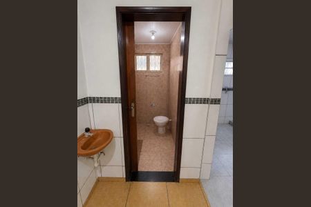 Banheiro de casa de condomínio para alugar com 3 quartos, 112m² em QR 514, Brasília