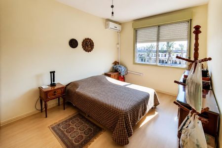 Quarto 1 de apartamento para alugar com 2 quartos, 80m² em Cristal, Porto Alegre
