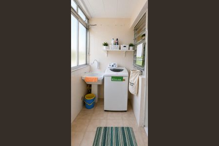 Área de serviço de apartamento para alugar com 2 quartos, 80m² em Cristal, Porto Alegre