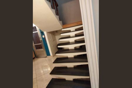 Casa à venda com 169m², 2 quartos e 2 vagas