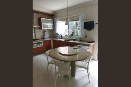 Casa à venda com 169m², 2 quartos e 2 vagas