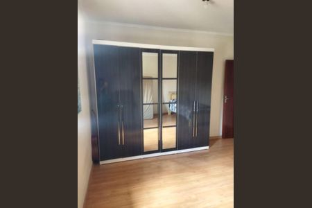 Casa à venda com 169m², 2 quartos e 2 vagas