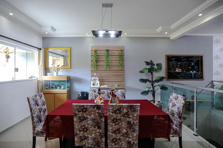 Casa para alugar com 264m², 2 quartos e 10 vagas Casa para alugar com 264m², 2 quartos e 10 vagasSala
