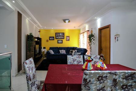Casa para alugar com 264m², 2 quartos e 10 vagas Casa para alugar com 264m², 2 quartos e 10 vagasSala