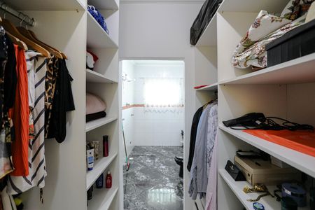 Casa para alugar com 264m², 2 quartos e 10 vagas Casa para alugar com 264m², 2 quartos e 10 vagasCloset