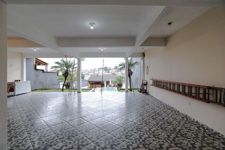 Casa para alugar com 264m², 2 quartos e 10 vagas Casa para alugar com 264m², 2 quartos e 10 vagasGaragem
