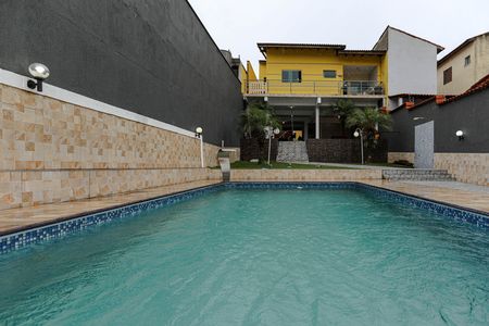 Casa para alugar com 264m², 2 quartos e 10 vagas Casa para alugar com 264m², 2 quartos e 10 vagasPiscina