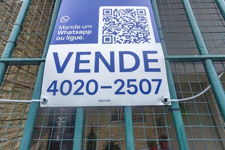 Casa à venda com 125m², 3 quartos e 2 vagas Casa à venda com 125m², 3 quartos e 2 vagasPlaca código