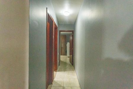 Casa à venda com 125m², 3 quartos e 2 vagas Casa à venda com 125m², 3 quartos e 2 vagasCorredor