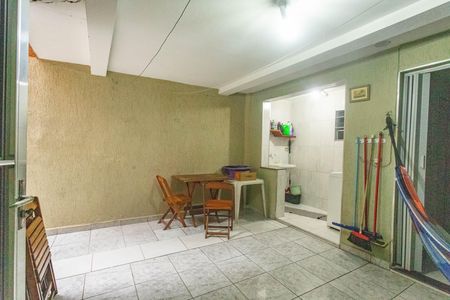 Casa à venda com 125m², 3 quartos e 2 vagas Casa à venda com 125m², 3 quartos e 2 vagasÁrea externa
