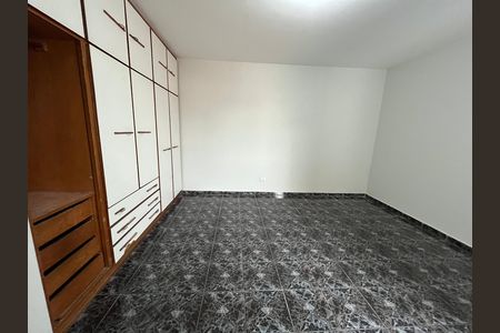 Casa à venda com 130m², 3 quartos e 2 vagas Casa à venda com 130m², 3 quartos e 2 vagasQuarto