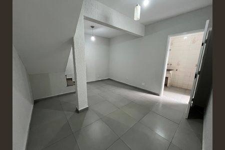 Casa à venda com 130m², 3 quartos e 2 vagas Casa à venda com 130m², 3 quartos e 2 vagasSala