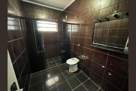 Casa à venda com 130m², 3 quartos e 2 vagas Casa à venda com 130m², 3 quartos e 2 vagasBanheiro
