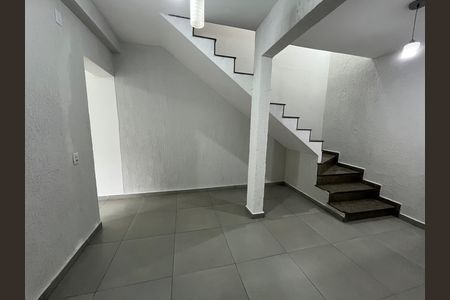 Casa à venda com 130m², 3 quartos e 2 vagas Casa à venda com 130m², 3 quartos e 2 vagasSala