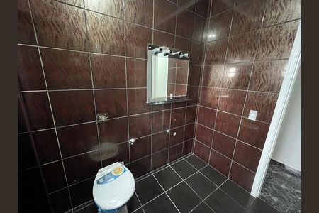 Casa à venda com 130m², 3 quartos e 2 vagas Casa à venda com 130m², 3 quartos e 2 vagasBanheiro