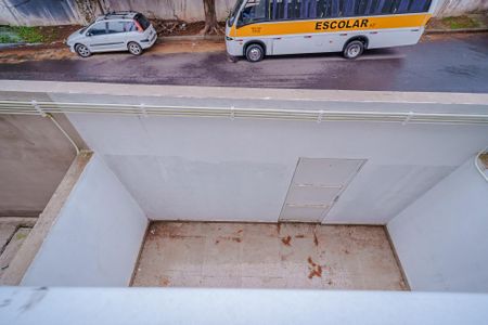 Casa de condomínio à venda com 156m², 3 quartos e 2 vagas Casa de condomínio à venda com 156m², 3 quartos e 2 vagasVaranda