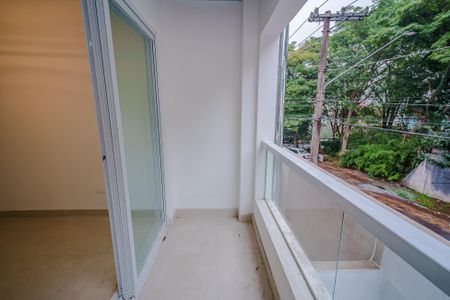 Casa de condomínio à venda com 156m², 3 quartos e 2 vagas Casa de condomínio à venda com 156m², 3 quartos e 2 vagasVaranda
