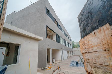 Casa de condomínio à venda com 156m², 3 quartos e 2 vagas Casa de condomínio à venda com 156m², 3 quartos e 2 vagasFachada do bloco