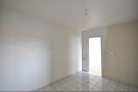 Sala/Quarto de casa para alugar com 3 quartos, 230m² em Vila Medeiros, São Paulo