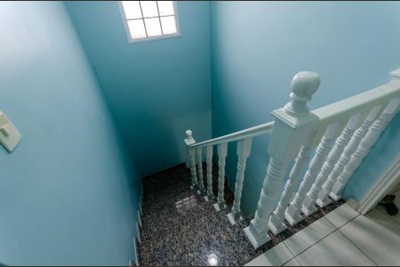 Casa à venda com 200m², 3 quartos e 4 vagasEscada