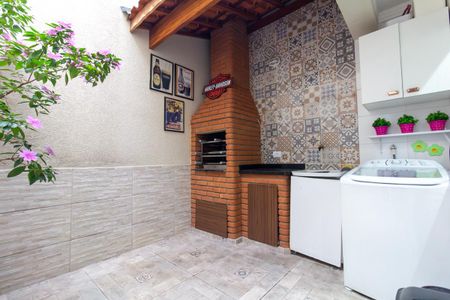 Casa à venda com 120m², 3 quartos e 2 vagas Casa à venda com 120m², 3 quartos e 2 vagasÁrea gourmet e área de serviço