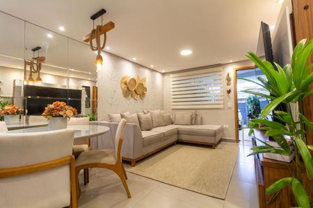 Casa à venda com 120m², 3 quartos e 2 vagas Casa à venda com 120m², 3 quartos e 2 vagasSala