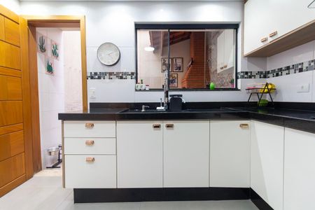 Casa à venda com 120m², 3 quartos e 2 vagas Casa à venda com 120m², 3 quartos e 2 vagasCozinha