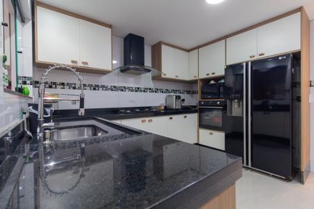 Casa à venda com 120m², 3 quartos e 2 vagas Casa à venda com 120m², 3 quartos e 2 vagasCozinha