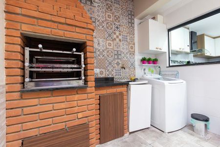 Casa à venda com 120m², 3 quartos e 2 vagas Casa à venda com 120m², 3 quartos e 2 vagasÁrea gourmet e área de serviço