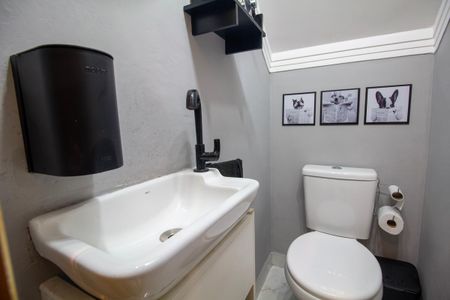 Casa à venda com 120m², 3 quartos e 2 vagas Casa à venda com 120m², 3 quartos e 2 vagasLavabo