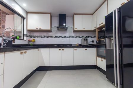 Casa à venda com 120m², 3 quartos e 2 vagas Casa à venda com 120m², 3 quartos e 2 vagasCozinha