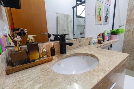 Casa à venda com 120m², 3 quartos e 2 vagas Casa à venda com 120m², 3 quartos e 2 vagasBanheiro 2