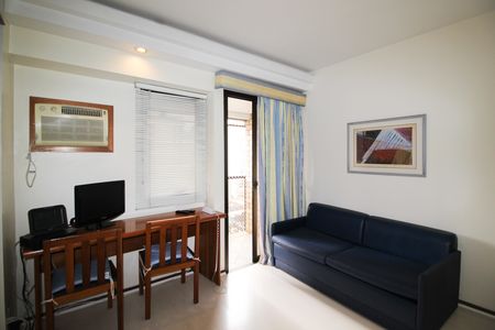 Apartamento à venda com 33m², 1 quarto e 1 vaga Apartamento à venda com 33m², 1 quarto e 1 vagaSala