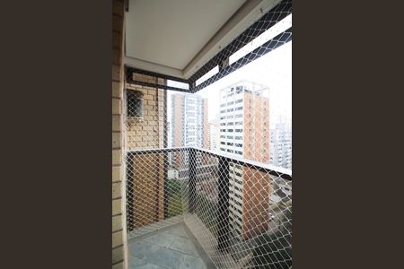Apartamento à venda com 33m², 1 quarto e 1 vaga Apartamento à venda com 33m², 1 quarto e 1 vagaVaranda