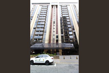 Apartamento à venda com 33m², 1 quarto e 1 vaga Apartamento à venda com 33m², 1 quarto e 1 vagaFachada