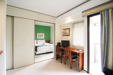 Sala de apartamento à venda com 1 quarto, 33m² em Moema, São Paulo