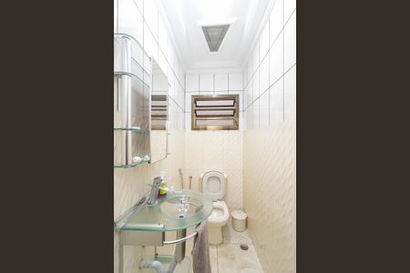 Casa para alugar com 300m², 3 quartos e 3 vagasBanheiro 2