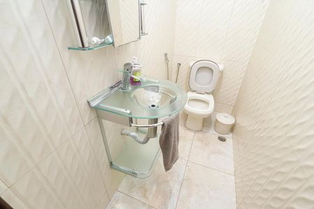 Casa para alugar com 300m², 3 quartos e 3 vagasBanheiro 2